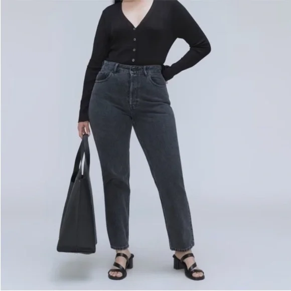 Everlane Curvy 90’s cheeky straight jeans - Picture 2 of 10